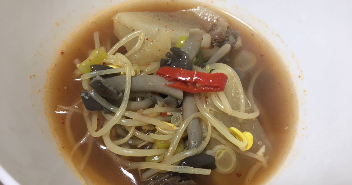 Canh thịt bò cay (얼큰 쇠고기 무국)