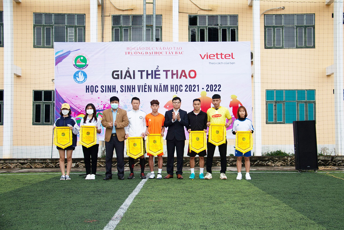 Khai mạc Giải thể thao học sinh, sinh viên Trường Đại học Tây Bắc năm học 2021 - 2022