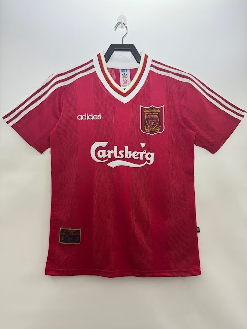 Equipación local del Liverpool 1995-96.jpg
