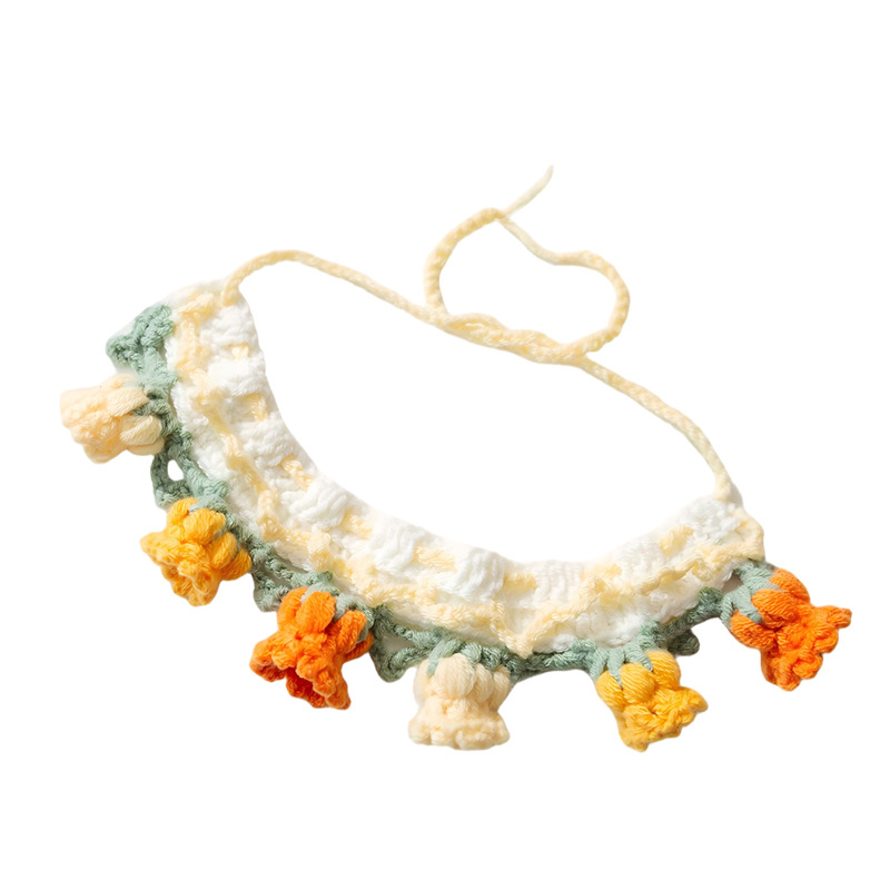 Handgestricktes Halsband für Katzen und kleine Hunde