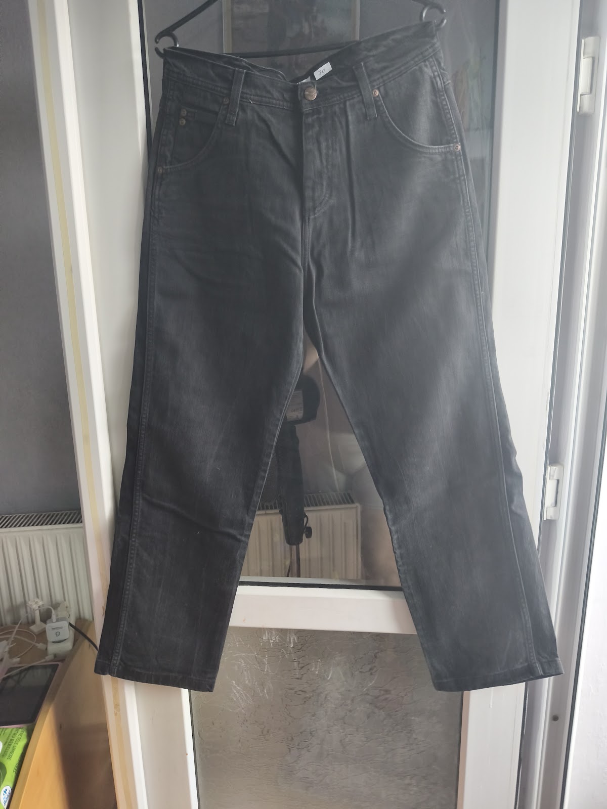 Blugi si Pantaloni - Pantaloni bărbați Wrangler - S - neagră