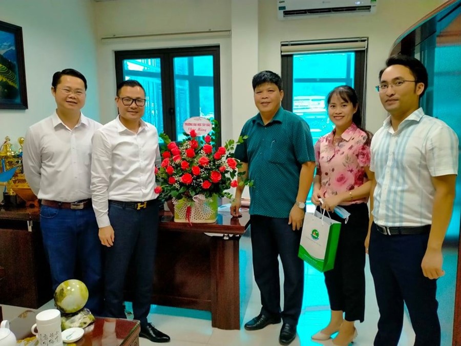 Trường Đại học Tây Bắc chúc mừng các tổ chức, doanh nghiệp nhân ngày doanh nhân Việt Nam