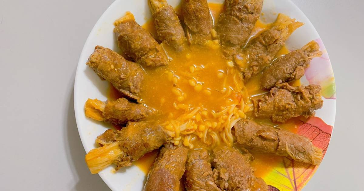 Bò cuộn nấm kim châm sốt chua ngọt
