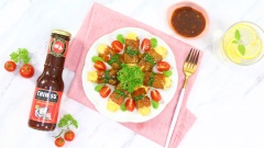 Thịt bò cuộn phô mai ngon nhất là thưởng thức lúc còn nóng, khi vừa mới nướng xong. Từng cuộn thịt mềm mọng bao bọc lấy phô mai béo ngậy bên trong, hương vị mặn ngọt, thơm thơm mùi tỏi cộng với sự cay nhẹ của ớt, tất cả đều tinh tế và vừa phải. Món ăn này rất thích hợp để mở màng cho bữa tiệc BBQ ấm cúng của gia đình bạn đó nha.