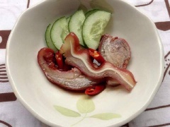 Thành phẩm: thịt bóng đẹp, mềm, thơm mùi xá xíu không gắt. Thịt có màu đỏ cam rất tươi. Thịt phá lấu dùng ăn với bánh mì nóng giòn cùng nước sốt cho ớt cắt lát vào chấm rất ngon.