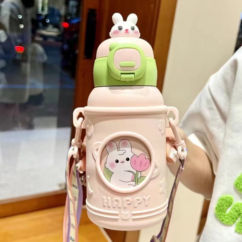 Children's thermos bottle with suction cup and straw