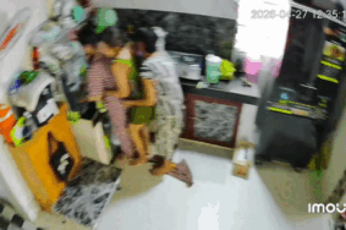Cô gái đứng rửa bát, cả nhà chồng có hành động khiến ai cũng bất ngờ - Tạp chí SaoStar