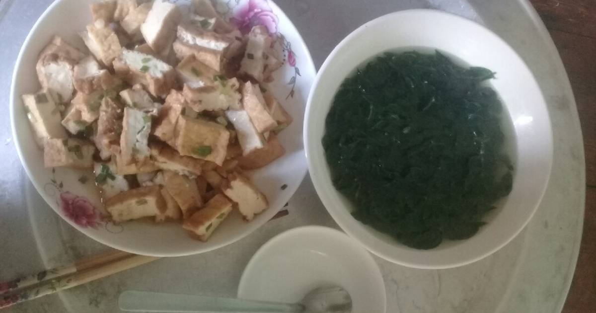 Đậu hũ kho và canh rau ngót