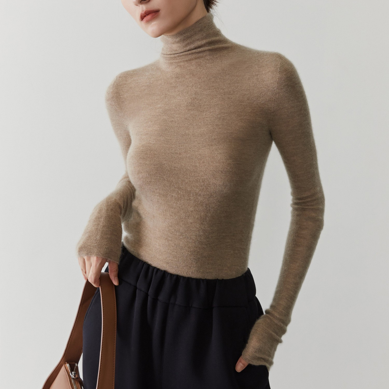 Women's cashmere sweater with standing collar, seamless