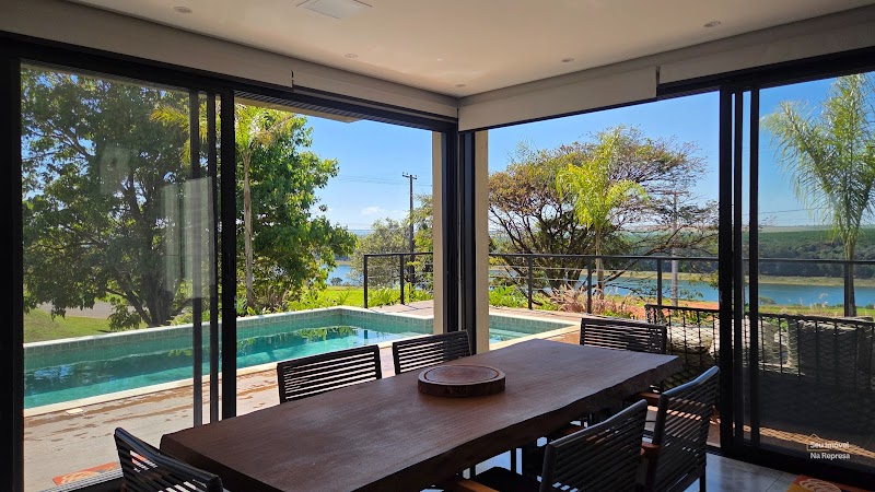 Foto 7 de Casa com 4 Suítes, lote de esquina e com vista para Represa