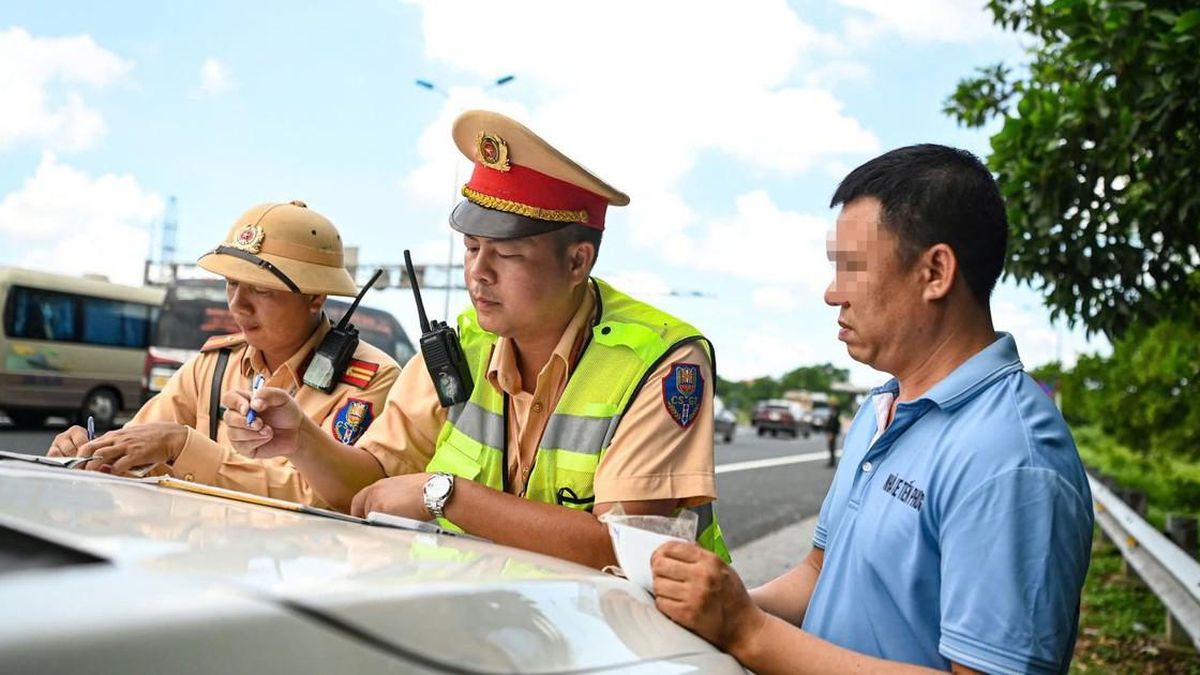 Đi cao tốc nhưng làm điều này, tài xế xe tải và xe khách bị phạt đến 6 triệu đồng - Báo Sức Khỏe &amp; Đời Sống