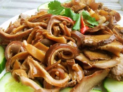 Cuối cùng, cho món ăn ra đĩa và ăn cùng với cơm nhé! Cùng thưởng thức thôi.
