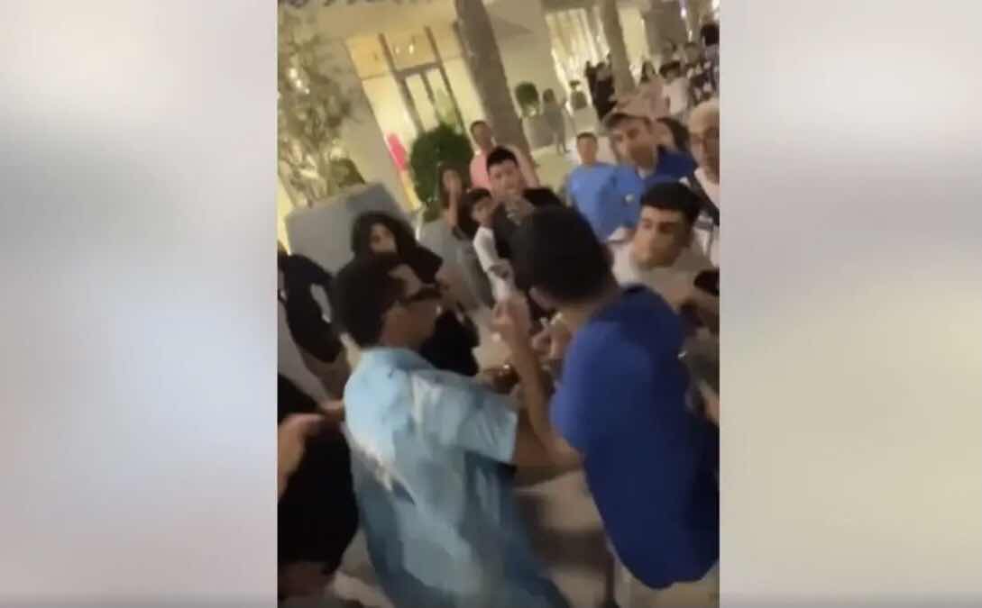 فيديو صادم لمحمد رمضان يصفع شاباً