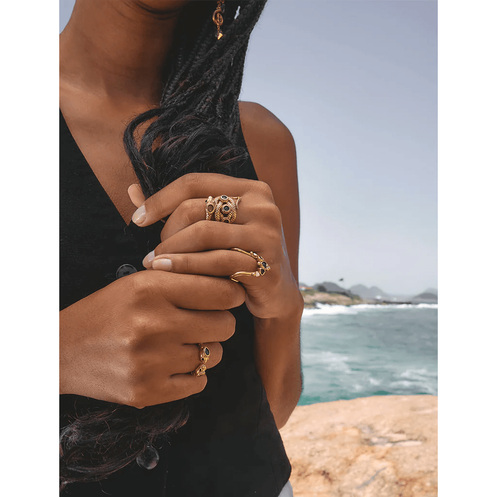 Кольцо изогнутое Sacha IV GREEN