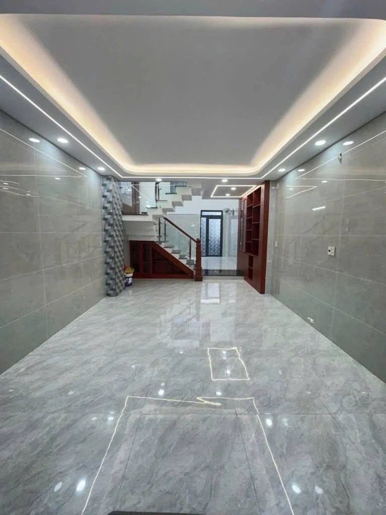 Bán nhà 4,3x16m, 5 tầng, Lê Đinh Cẩn, Quận Bình Tân – ảnh phòng khách