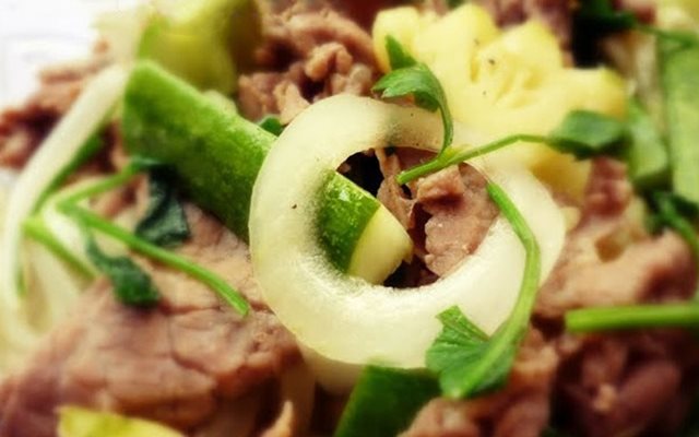 Thịt Bò Xào Thơm Với Dưa Leo