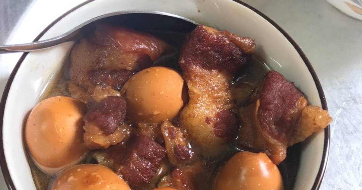 Thịt kho tàu trứng cút