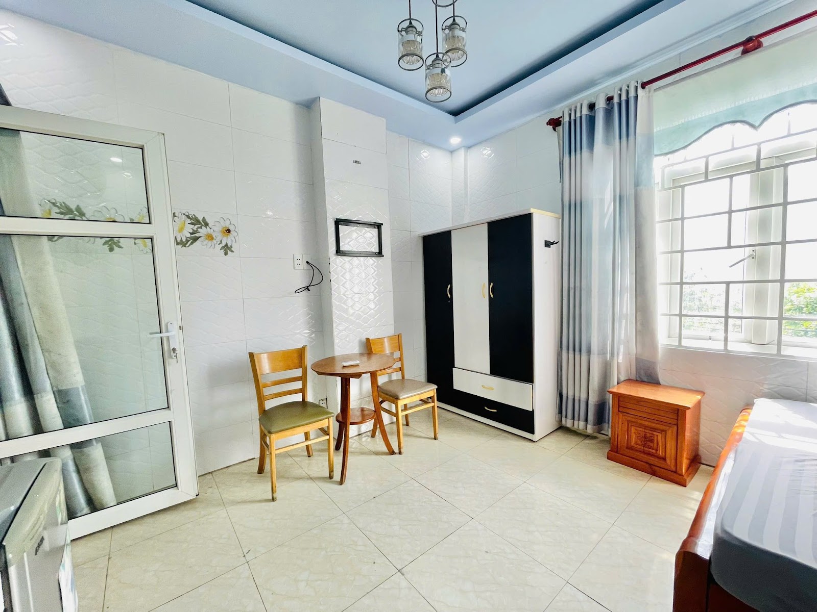 Ngày 5/11 trống studio Hà Kỳ Ngộ, Sơn Trà 2