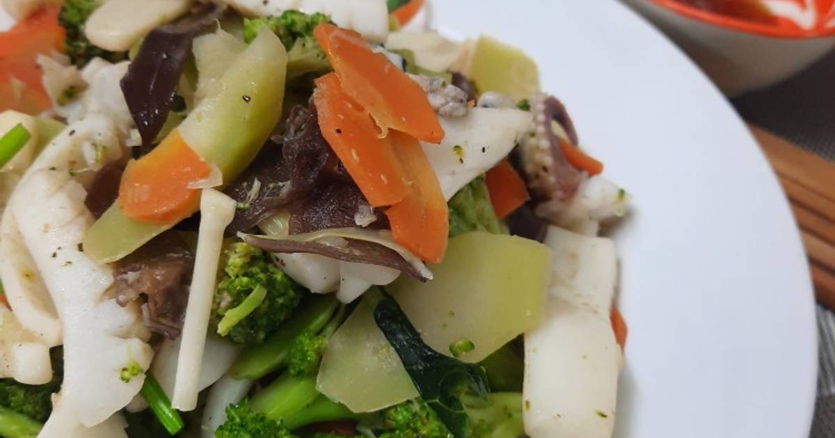 Mực mai (mực nang) xào súp lơ xanh