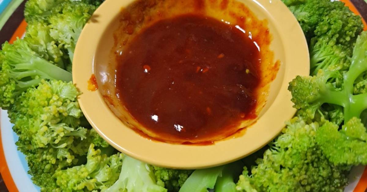 Bông cải xanh luộc chấm tương ớt