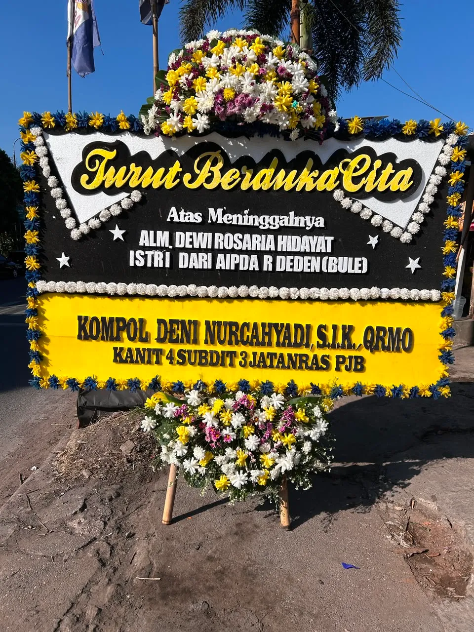 Kirim Karangan Bunga Bandung