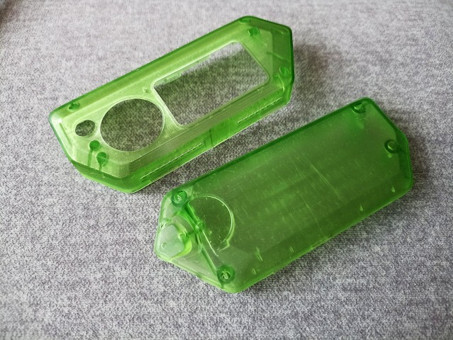 Anycubic Tough Şeffaf Yeşil UV Reçine ile baskı alınmış flipper zero alt ve üst gövdesi