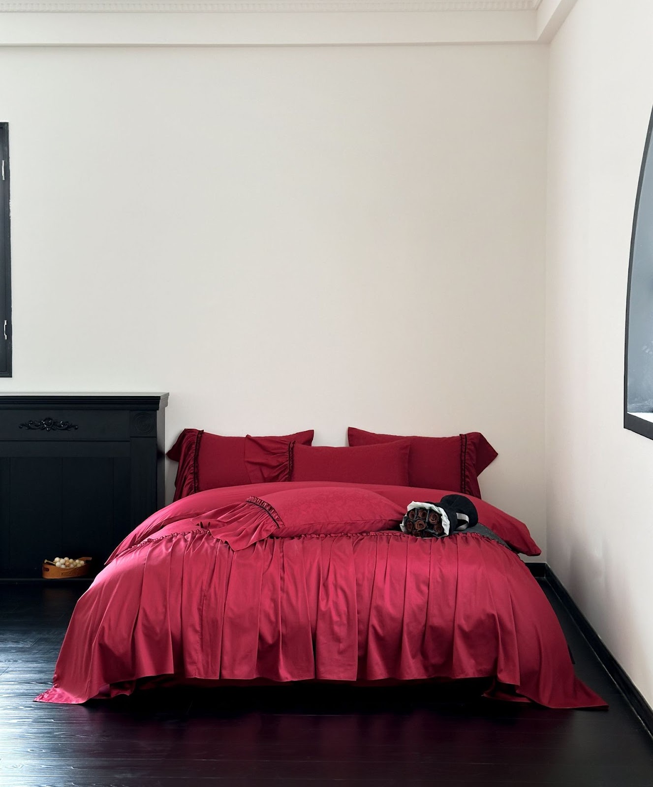 Luxurious cotton bedding set, 6-piece, with embroidery