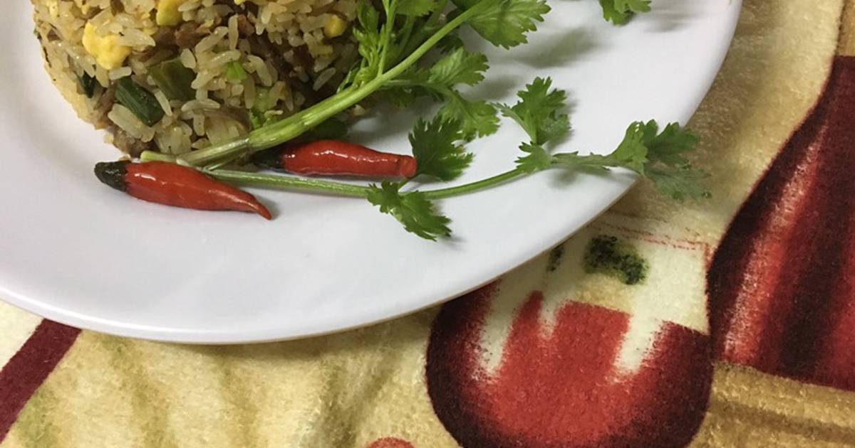 Cơm chiên cá mặn