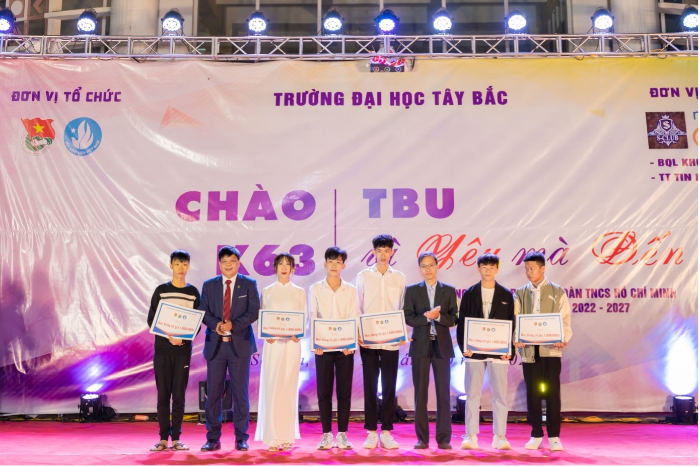 Đoàn Thanh niên - Hội Sinh viên tổ chức Chương trình Chào Tân Sinh viên K63