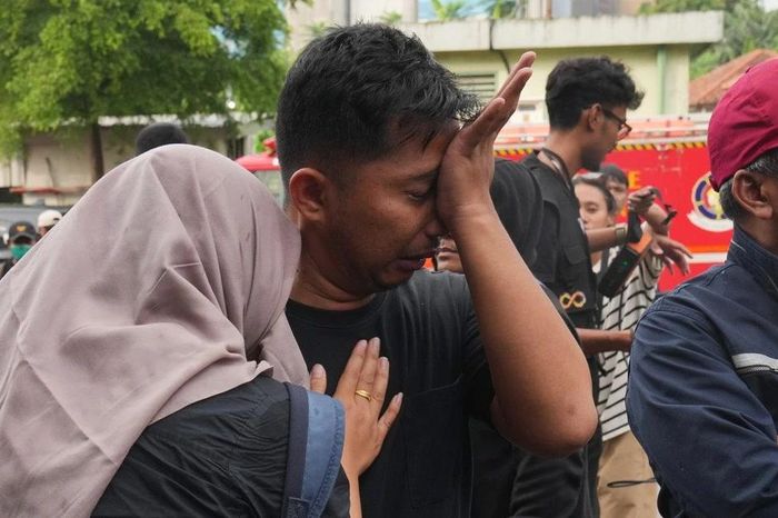 Thương vong mới nhất trong vụ tai nạn tàu hỏa ở Indonesia - Báo Tri thức &amp; Cuộc sống
