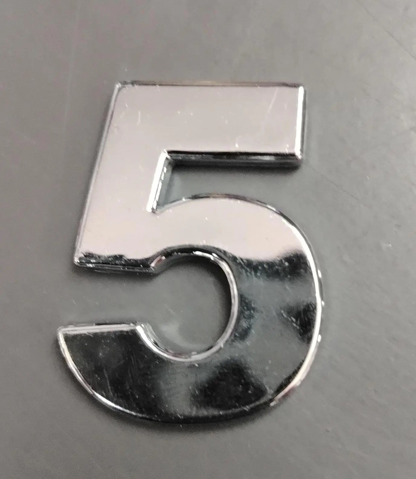 numero 5 detallado
