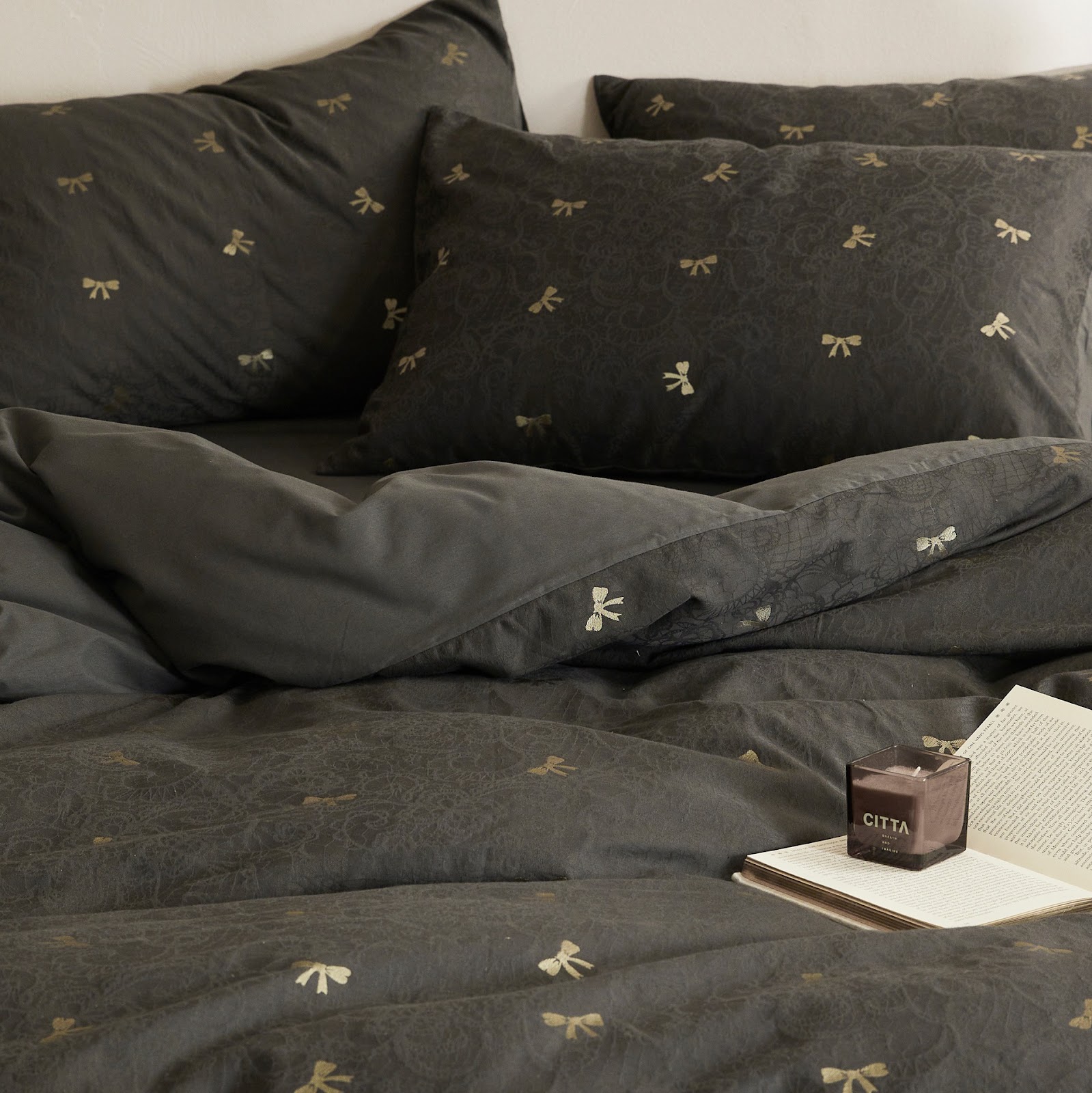 Cotton bed linens, 4-piece, large pattern