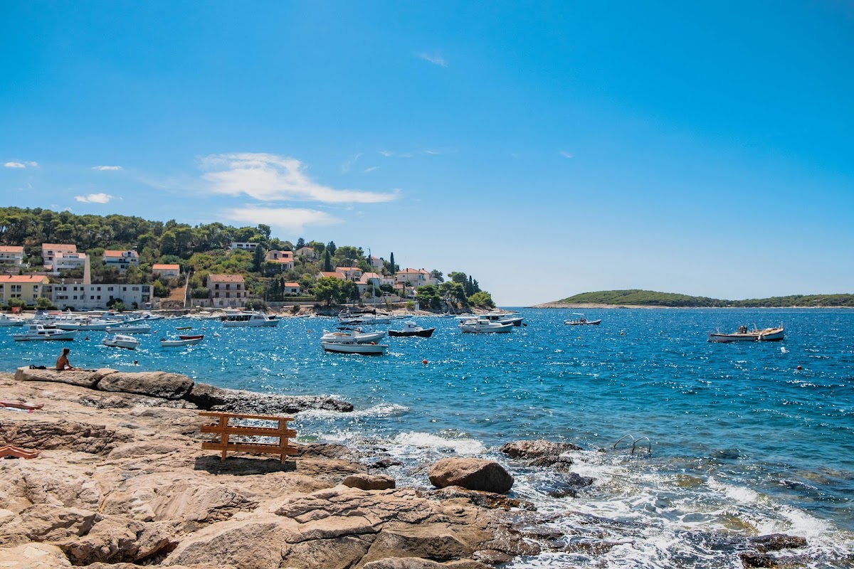 Island Hopping az Adrián – rejtett öblök és elhagyott szigetek felfedezése horvát vizeken vitorlással