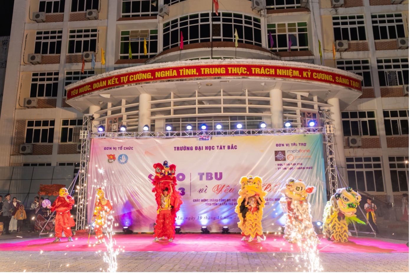 Đoàn Thanh niên - Hội Sinh viên tổ chức Chương trình Chào Tân Sinh viên K63