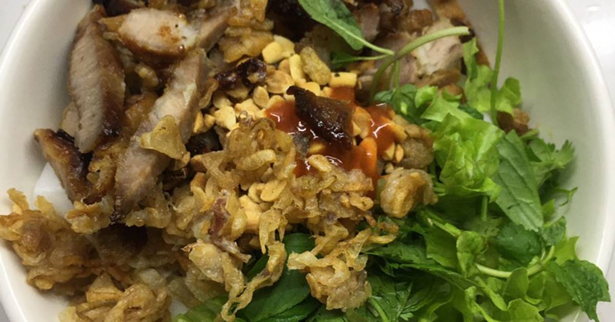 Phở trộn thịt nướng