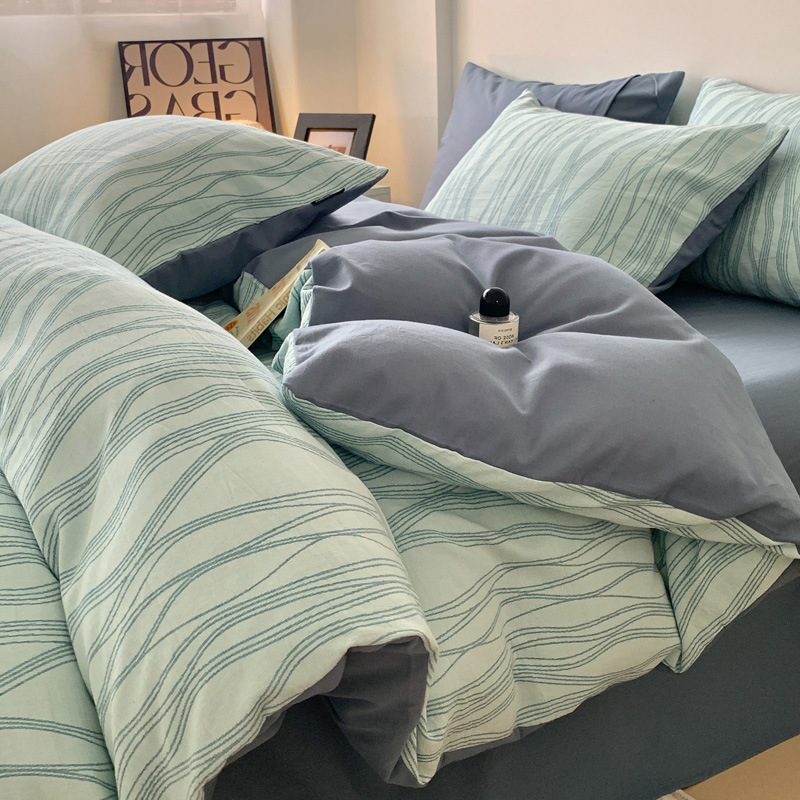 Brushed cotton bedding with jacquard pattern