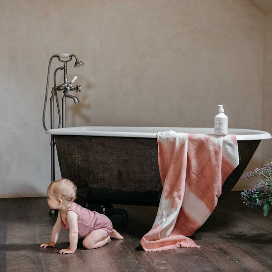 Деликатный очищающий гель для тела и волос Minois Paris 500 ml