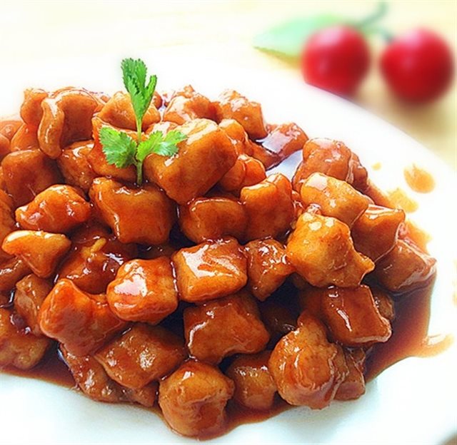 Thịt Chiên Sốt Chua Ngọt Hấp Dẫn