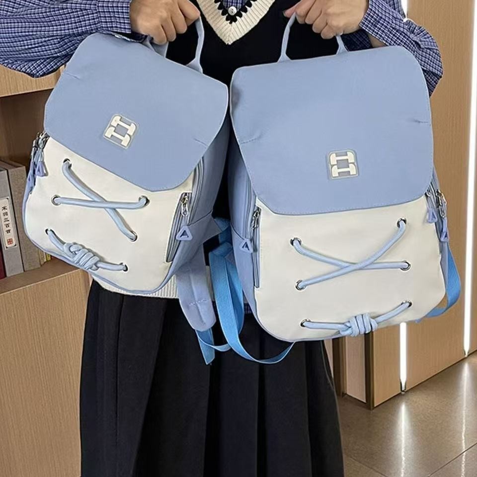 Lightweight backpack for school and everyday use, expandable