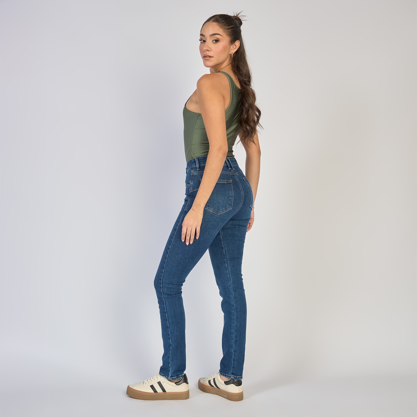 Jean dama skinny tiro medio licrado, color Azul medio - Vista 2