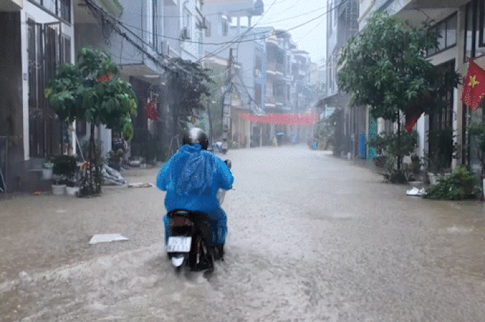 Mưa lớn và dông lốc làm một người bị thương, nhiều nhà cửa bị thiệt hại - Báo Sài Gòn Giải Phóng