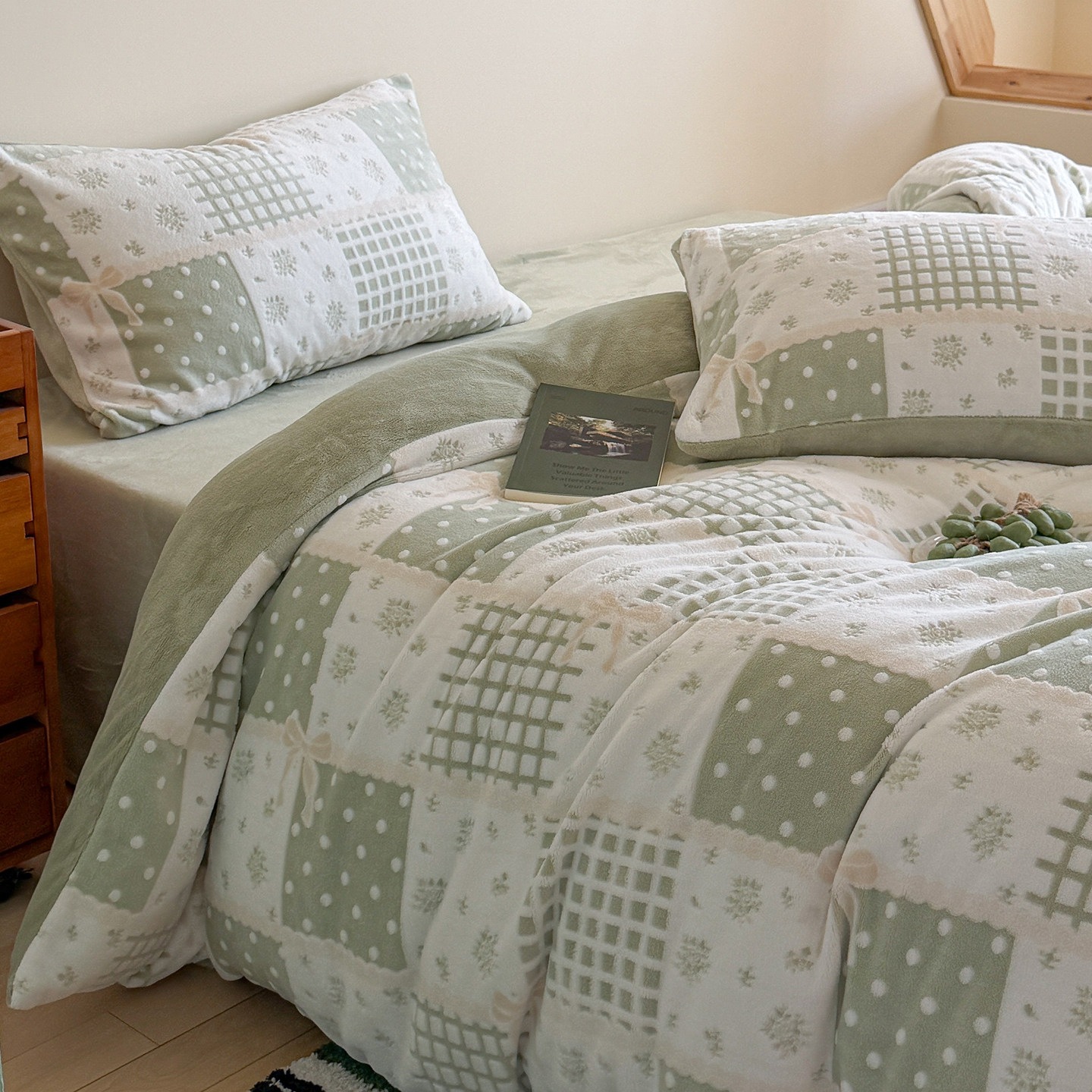 Fleece Bedding Set, 4-piece, Grid Pattern, Winter