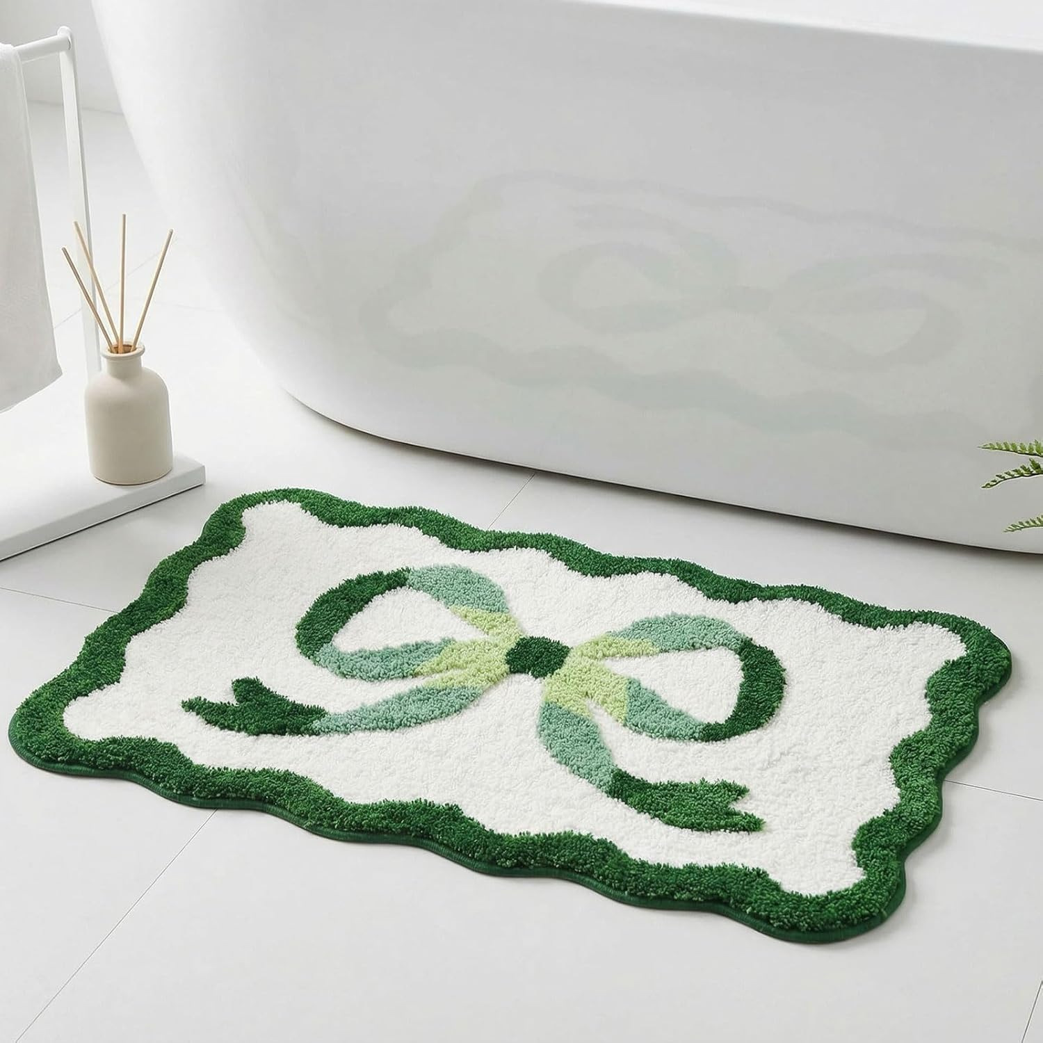 Bath mat with bow pattern, synthetic fiber