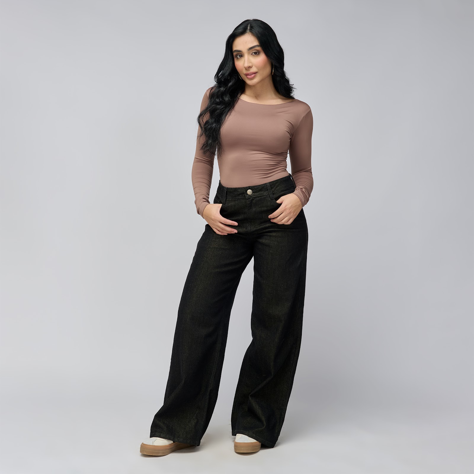Jean wide leg tiro medio en denim rígido, color golden Black