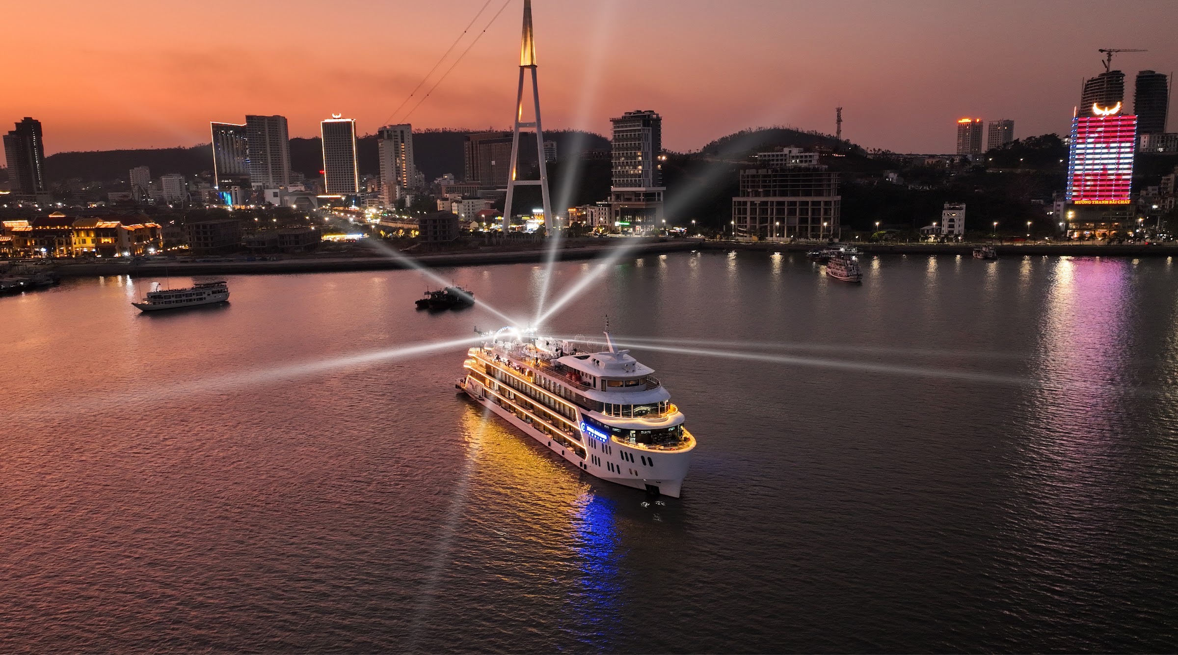 Luna Hạ Long Cruise - ảnh 3