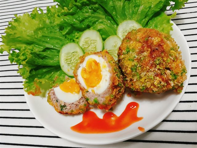 Trứng Lòng Đào Chiên Xù