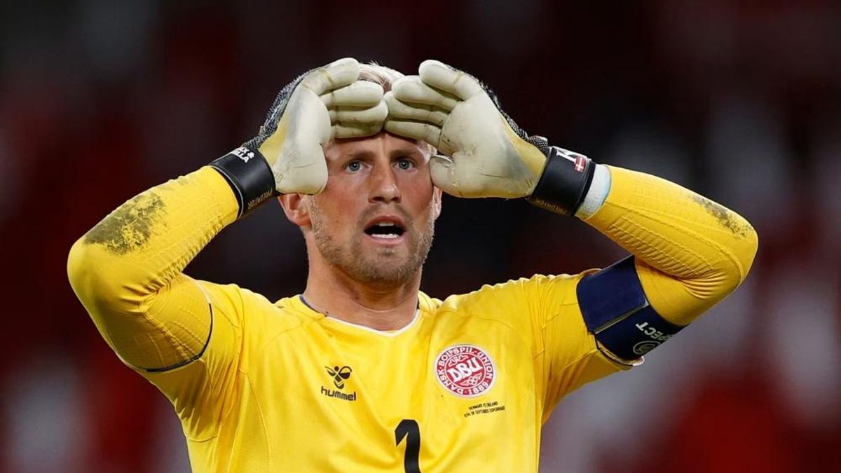 Schmeichel khép lại sự nghiệp trong nước mắt - Tạp chí Tri thức