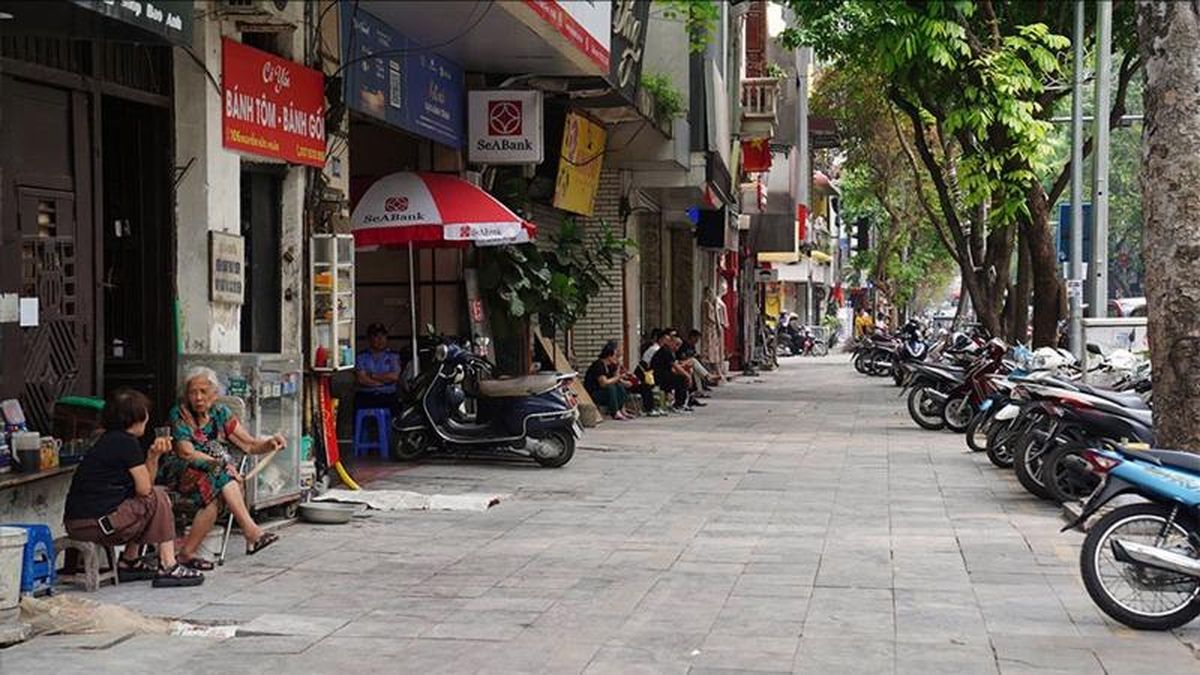 Câu chuyện quản lý vỉa hè - Từ lấn chiếm đến thông thoáng - Đài Phát thanh và truyền hình Hà Nội