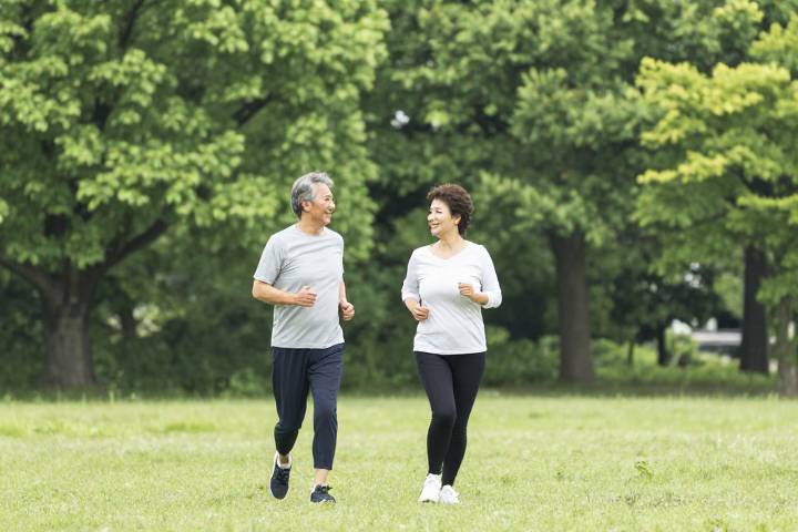 健康的な生活習慣を楽しむ様子