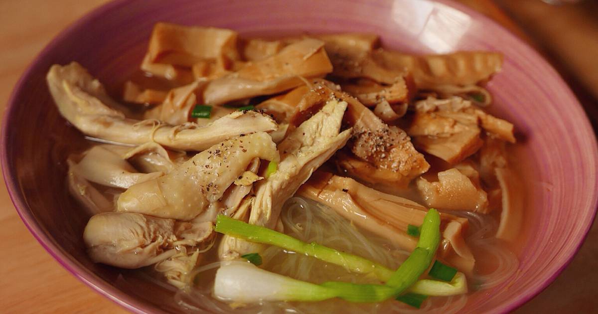 Miến măng gà xé ngày mưa